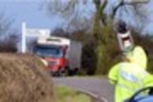 Driver dies in crash with lorry in Tilton-on-the-Hill